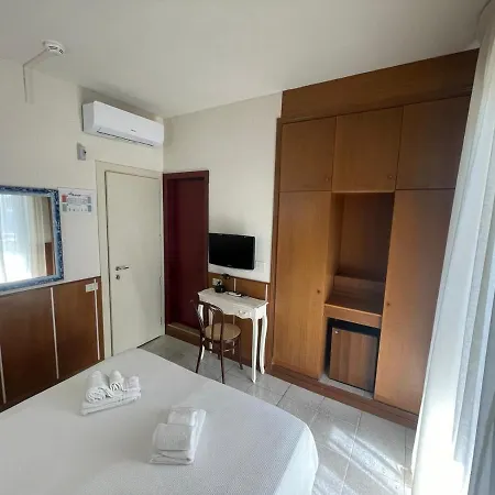 Metropol 3* פסארו
