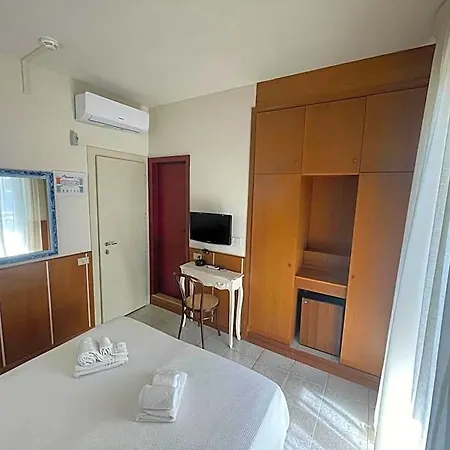 Отель Metropol 3*